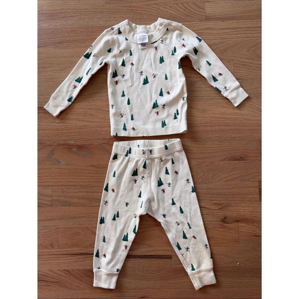 Hanna-andersson Cream and Green Pajamas